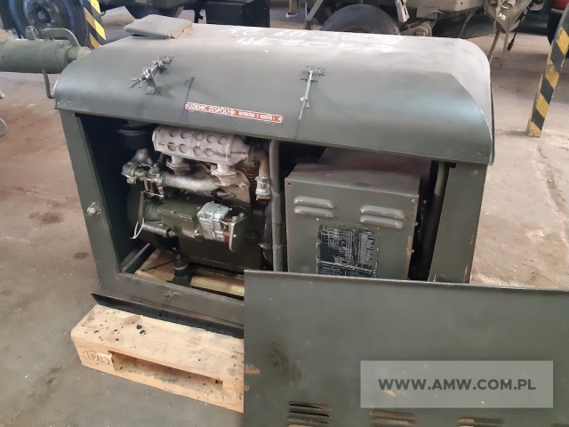 Zespół spalinowo-elektryczny PAB-4-3/400/01 (4 kW, 230/400V, 50 Hz) na ramie 